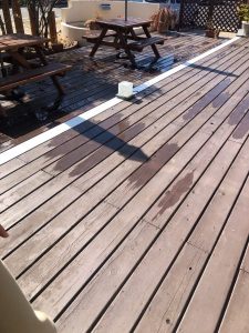 つくば市カフェアンドレストラン バスティーユにあるウッドデッキ