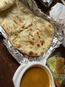 牛久市にあるレッドローズインドレストランで持ち帰り