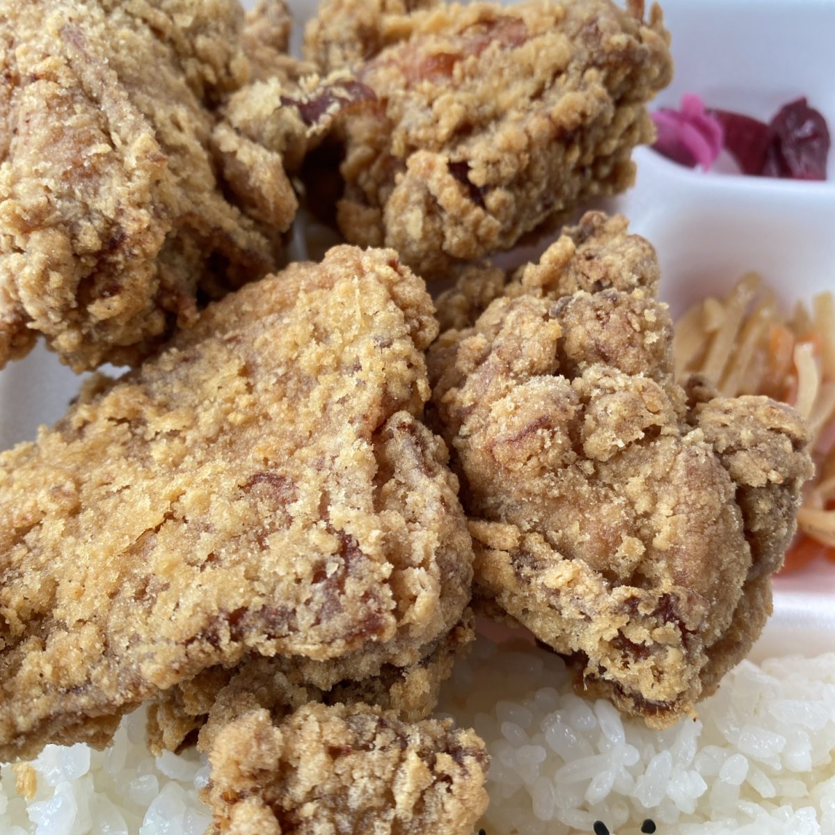 いのいちのからあげはにんにく醤油ががっつりきいている