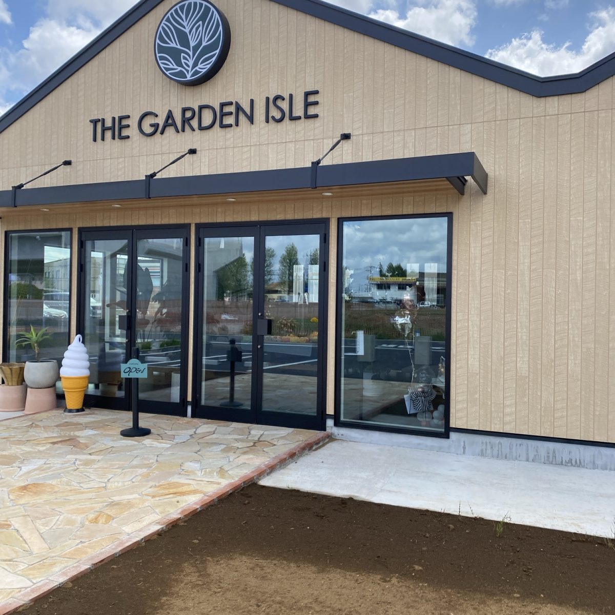 THE GARDEN ISLE （ザ ガーデン アイル）の外観