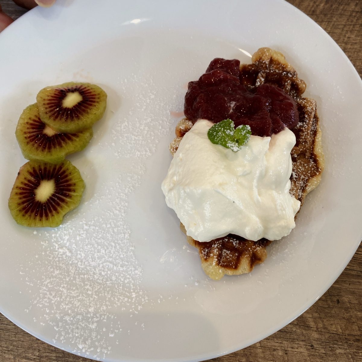 いばらキッス使ったジャムTHE GARDEN ISLE （ザ ガーデン アイル）のクロッフル