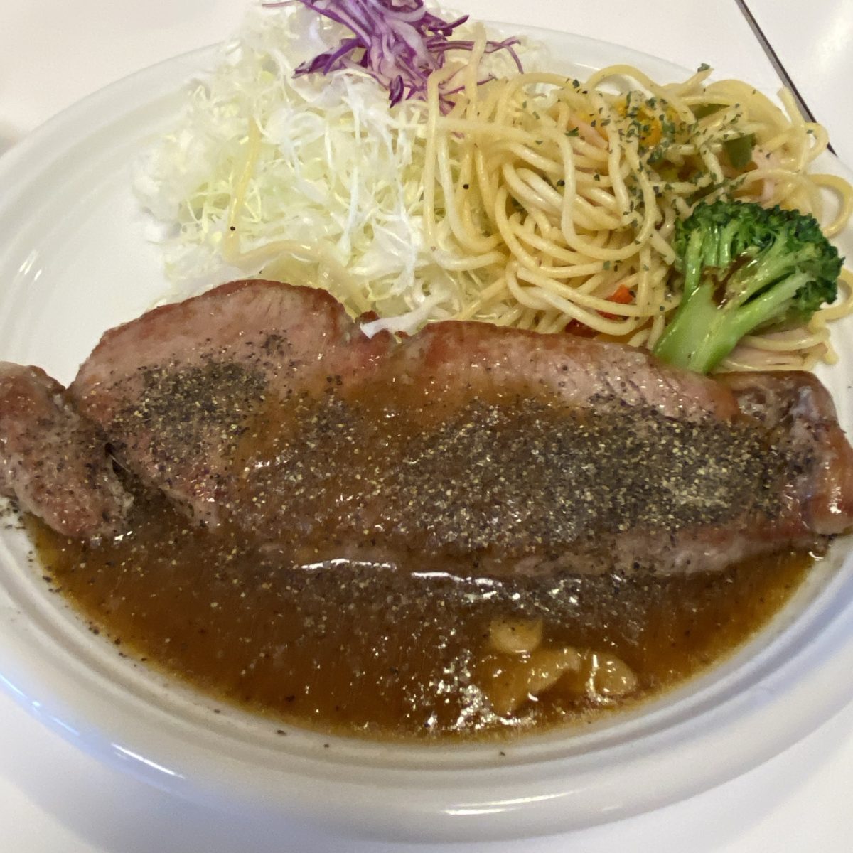 肉の助のビフテキ定食