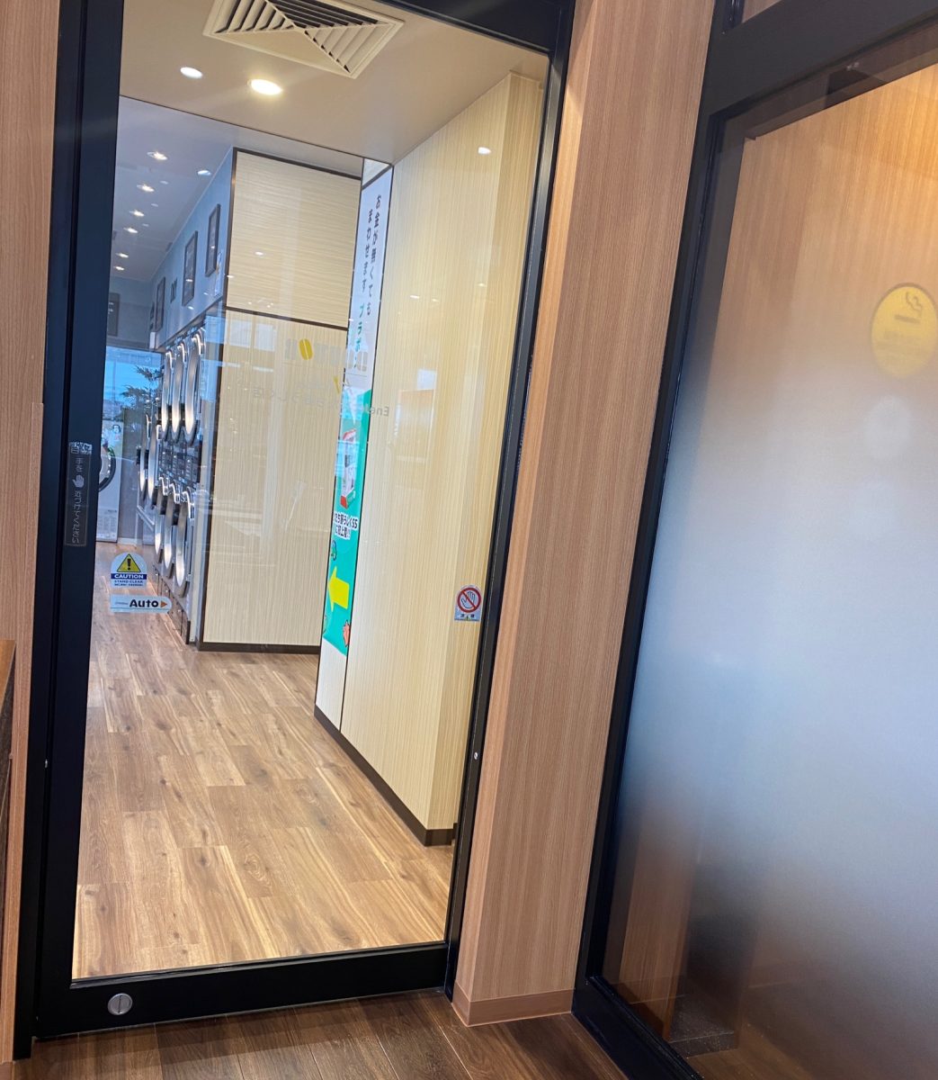 ひたち野牛久のドトールは隣のコインランドリーと店内でつながってる