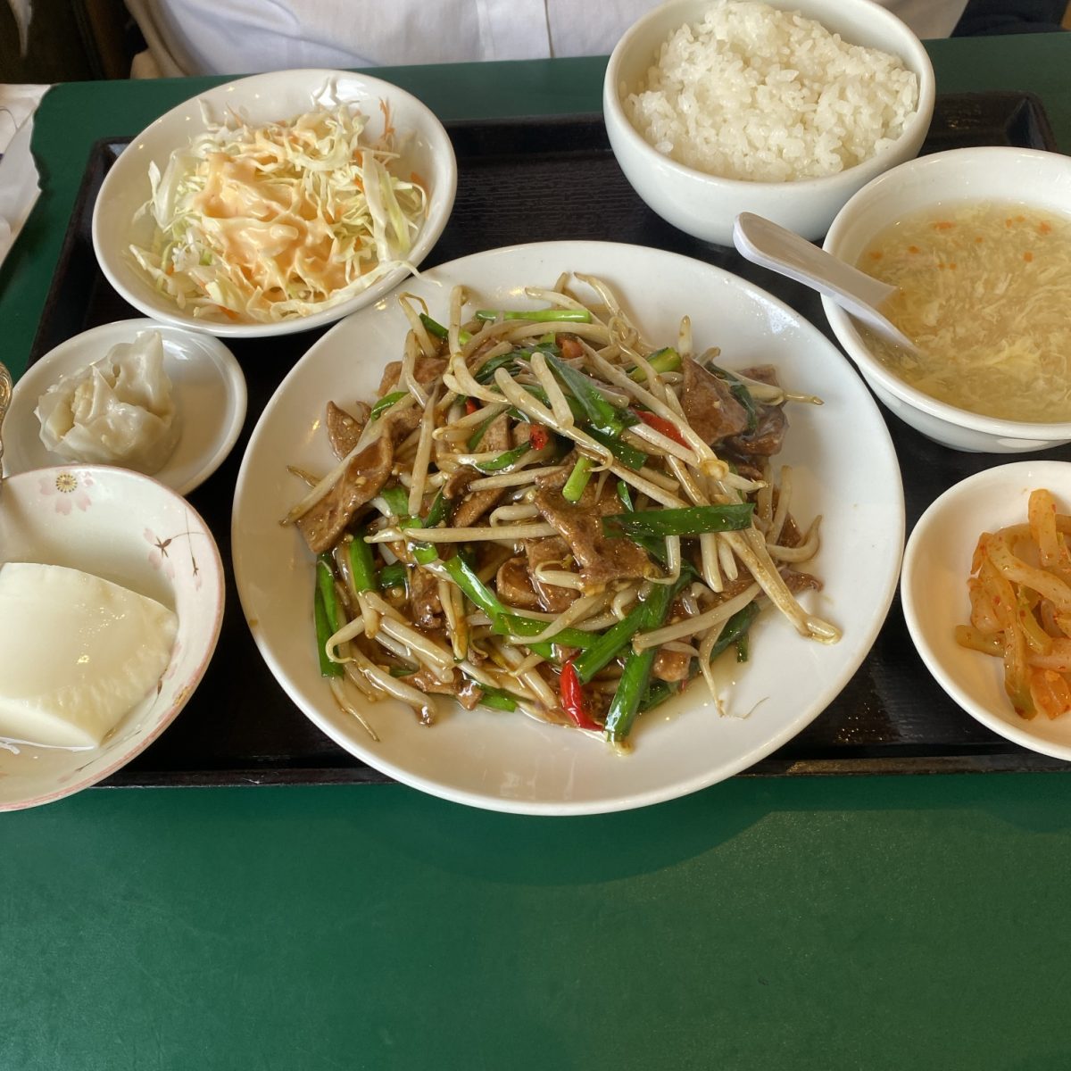 百香亭の食べ応えあるランチ