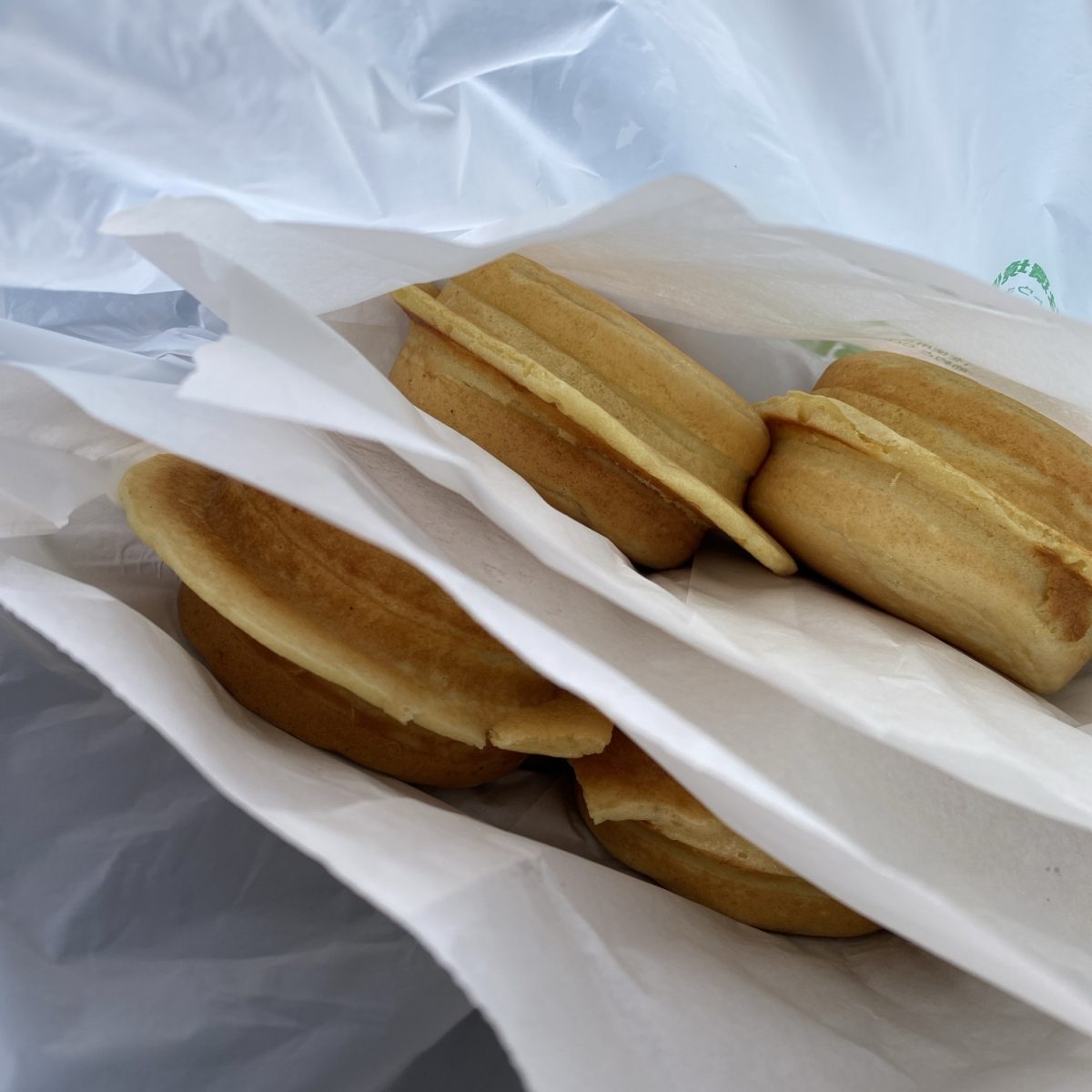 甘党の店 亜味で購入した大判焼は大きくておいしかった