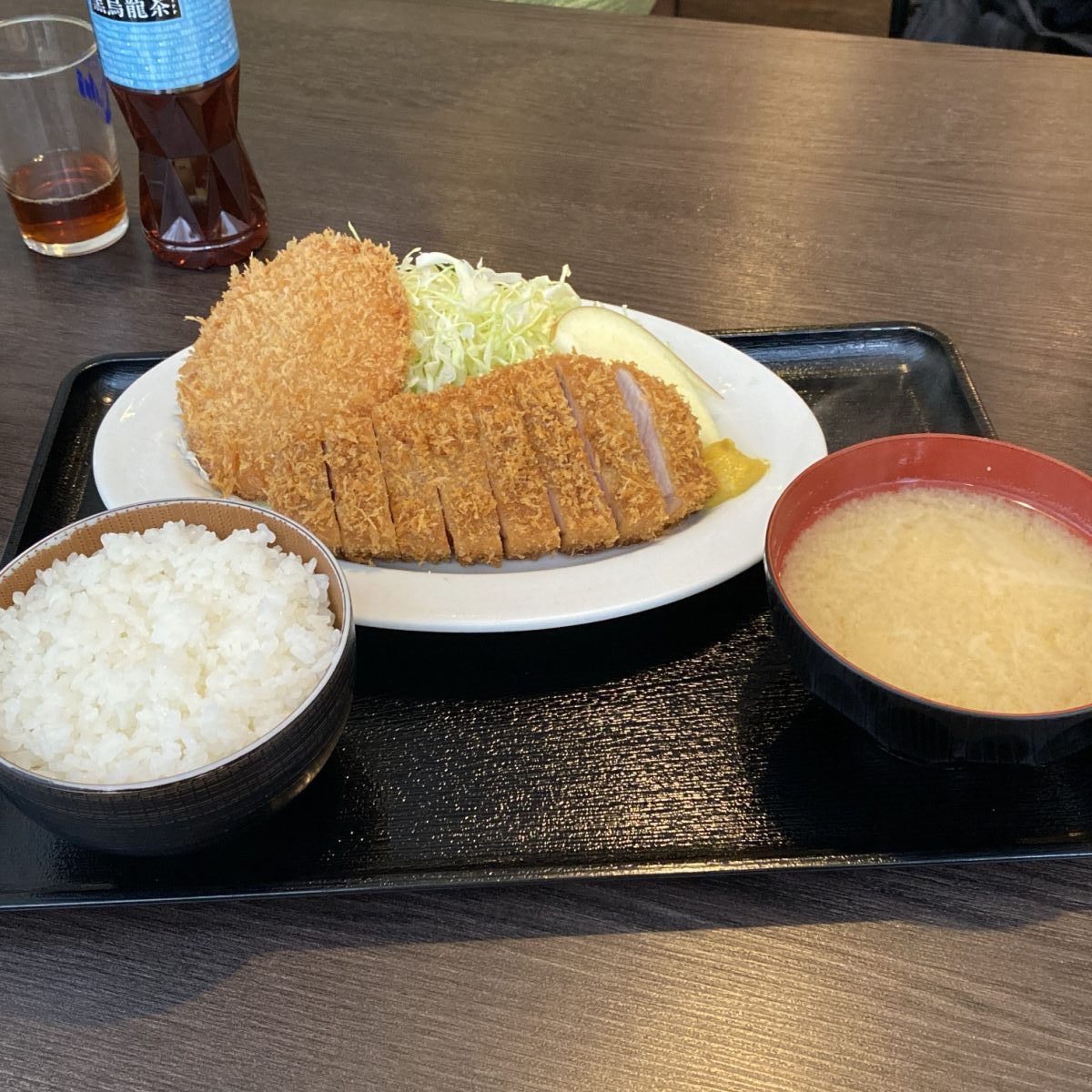 ボリュームたっぷりなとんかつ屋いそのとんかつ