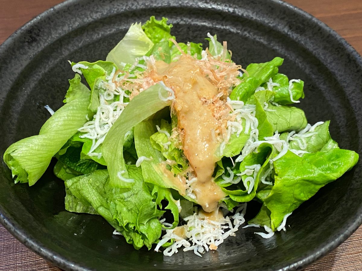 鎌倉パスタ食べたらついてきたセットサラダにはしらすがはいってた