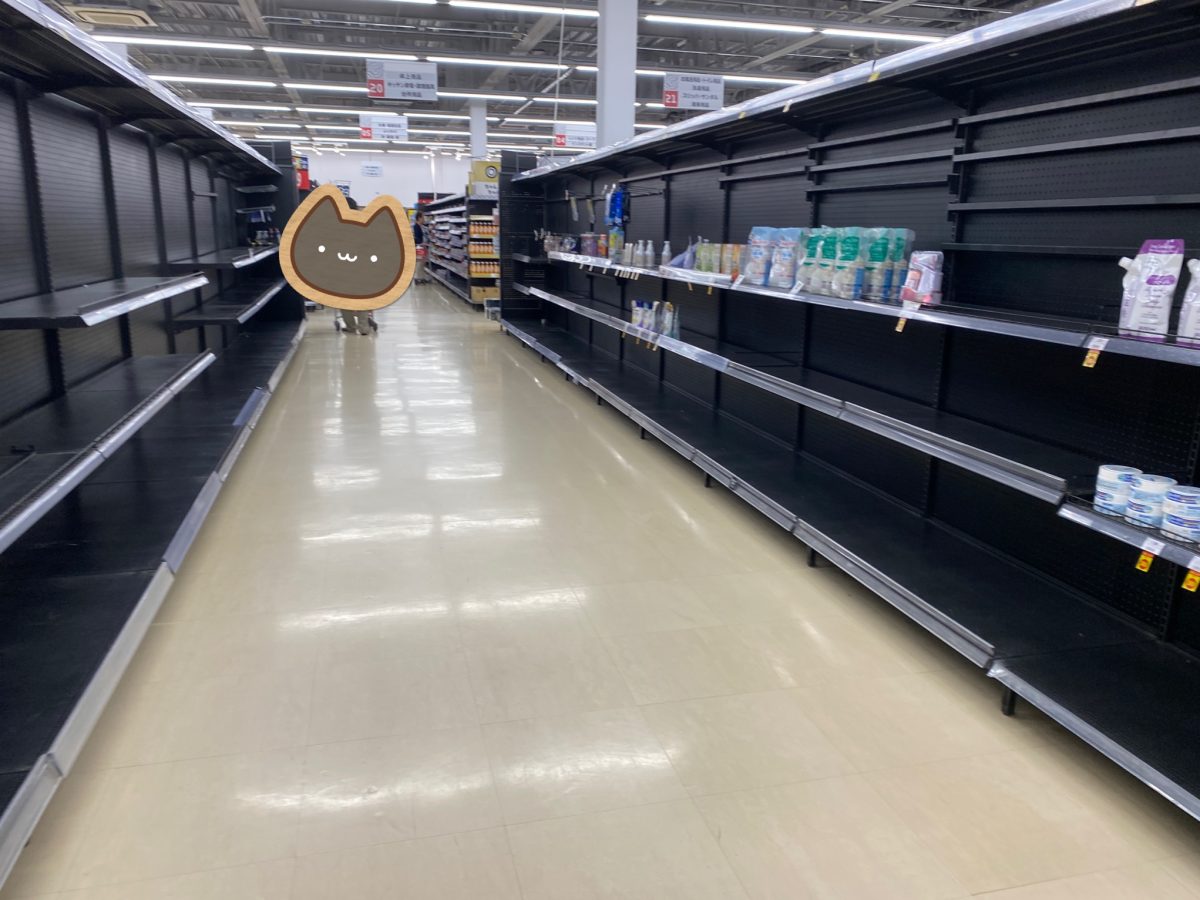 閉店半月前の西友は棚がガラガラ