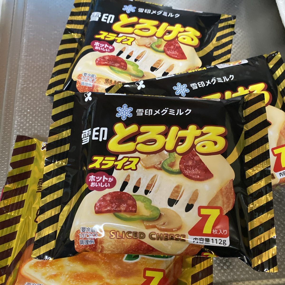 とろけるスライスチーズが111円という激安価格だった