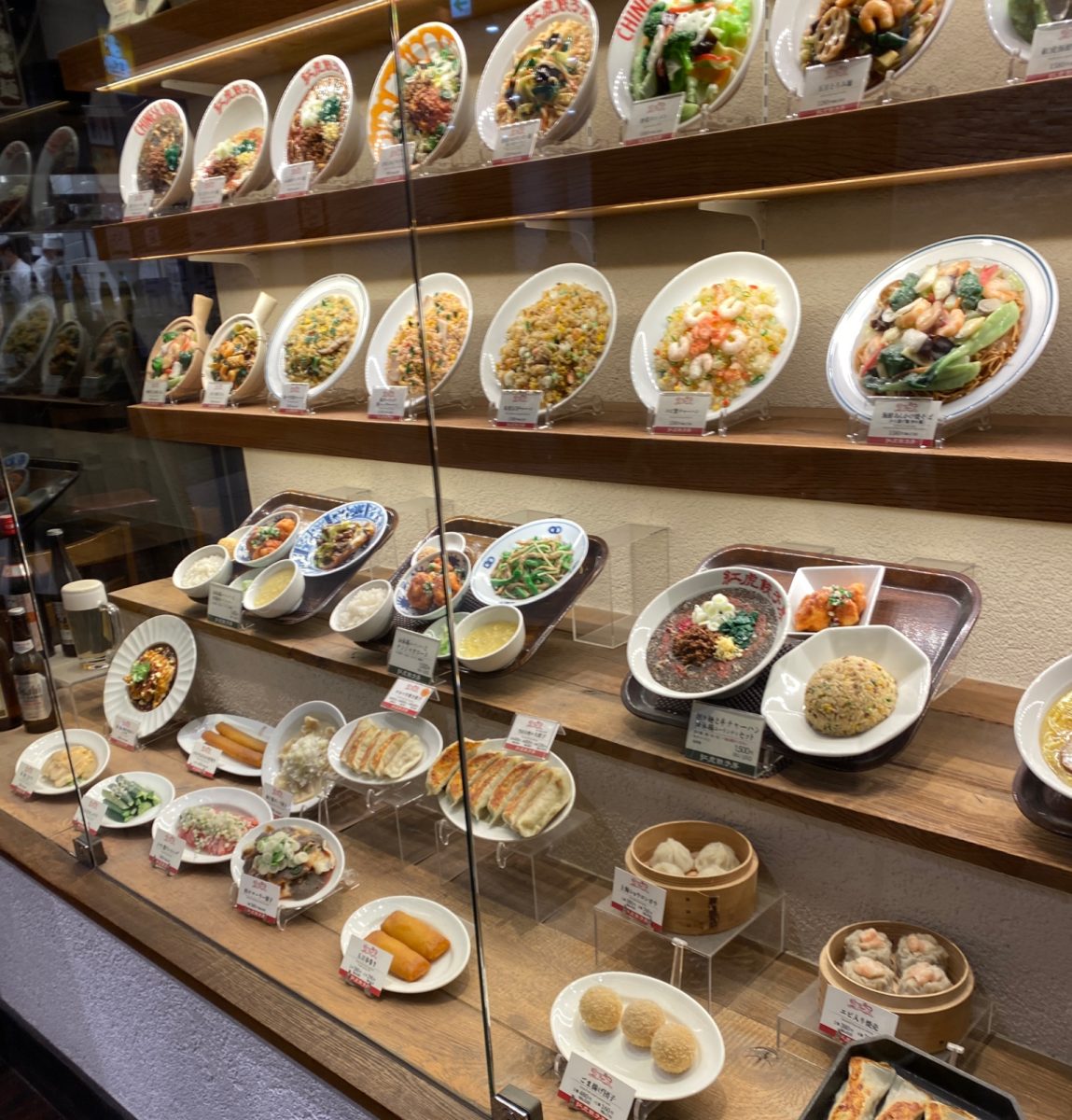 紅虎餃子房の豊富なメニュー