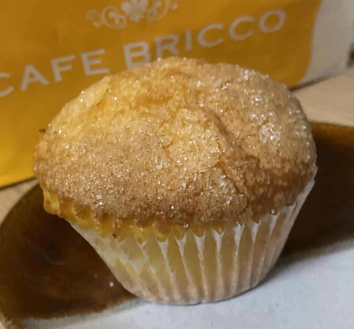 プレーンマフィンをカフェブリッコでかってきた