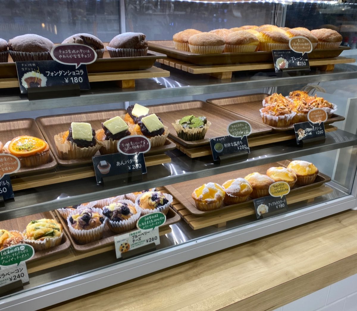 カフェブリッコのショーケース