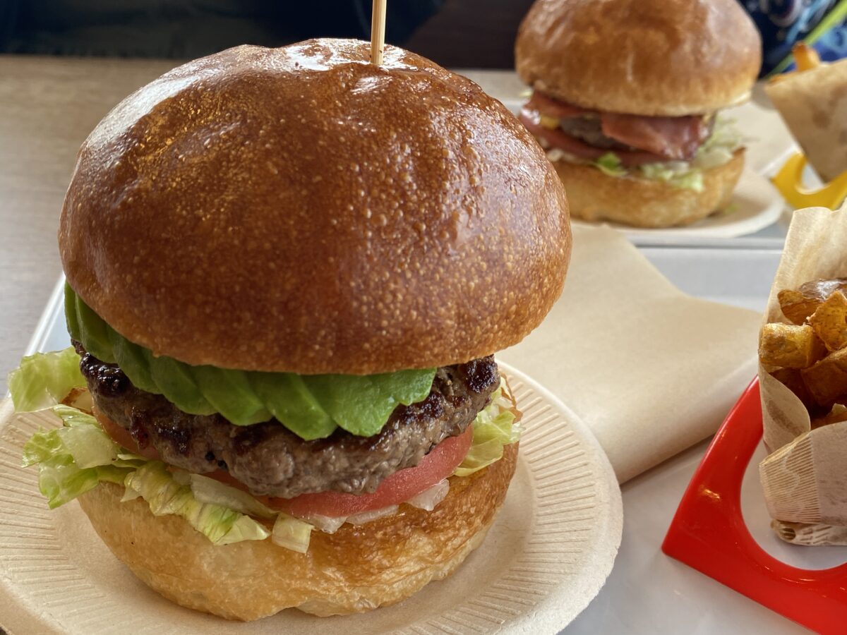 バンズが美味しいオールマイグッドバーガー