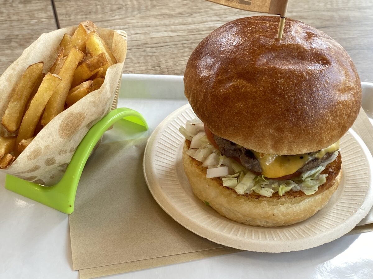 阿見のハンバーガー屋さんオールマイグッドバーガーで注文したアボカドバーガー